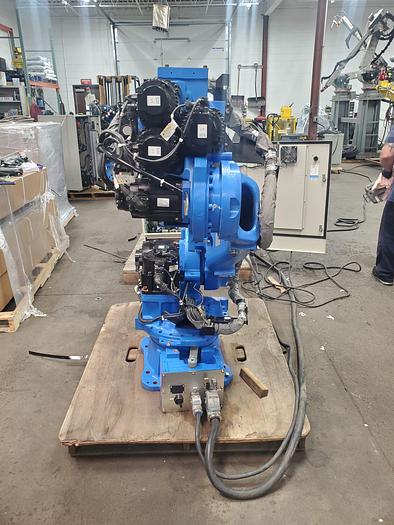 Used Yaskawa Motoman MH80 With DX100 Controller