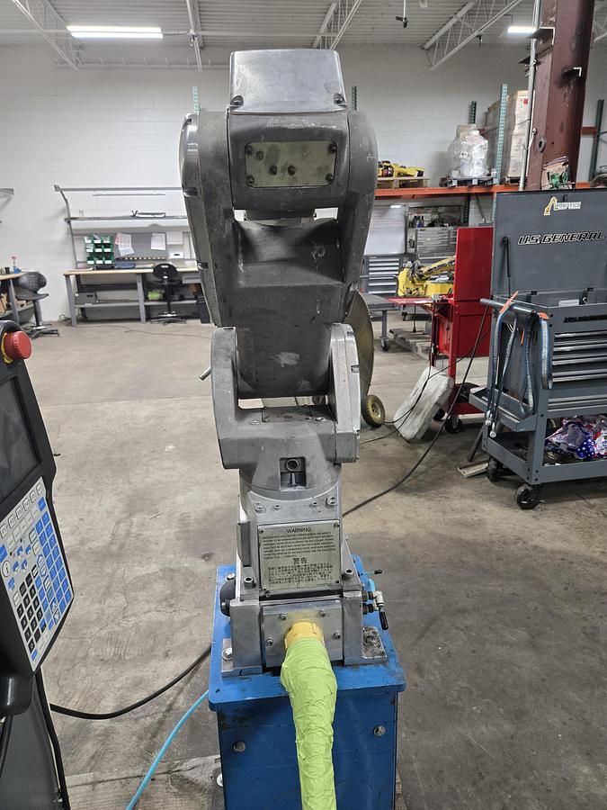 Used Fanuc Paint Mate 200ia/5L industrial Paint Robot With R-30ib Controller