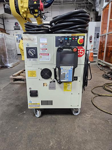 Used 2015 Fanuc R-2000ic/210F