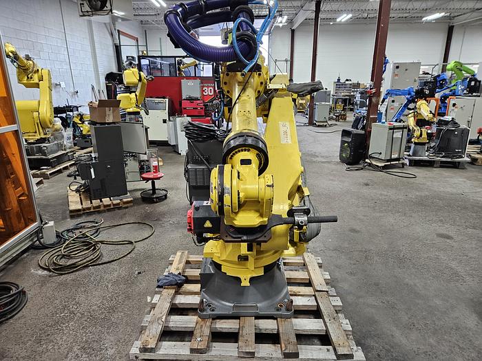 Used 2015 Fanuc R-2000ic/210F