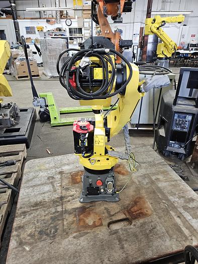 Used 2015 Fanuc M-10ia/12 With R-30ib Controller - F161870