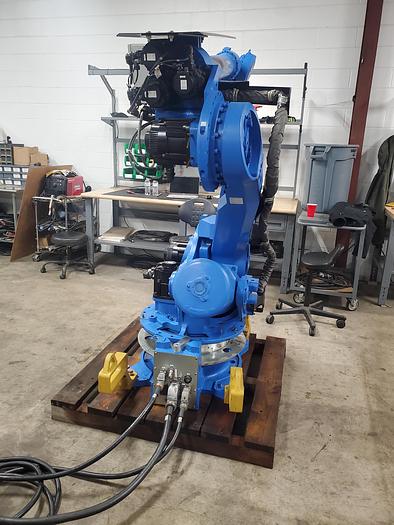 Used Yaskawa Motoman ES165-100 Industrial Robot With DX100