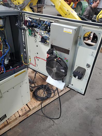 Used Fanuc Arcmate 120ic/10L and 100ic Dual Arm Industrial Robot With Tilt Rotate Positioner