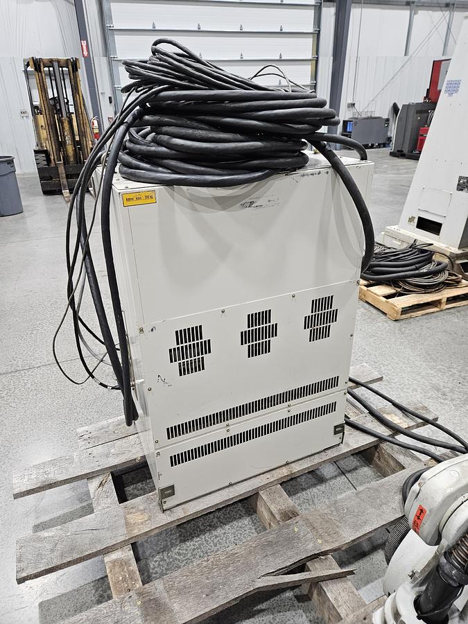 Used Yaskawa Motoman EA1400 Industrial Robot With XRC 2001 Controller