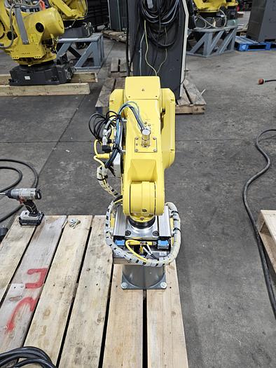 Used Fanuc LR Mate 200iD/7L Industrial Robot With R-30ib Plus Controller 