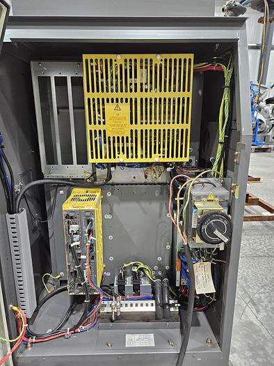 Used Fanuc M-900ia/260L Industrial Robot With R-30ia Controller