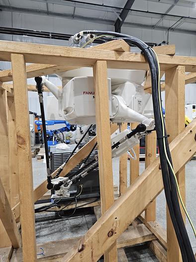 Used Fanuc M-2ia/3S Industrial Delta Robot With R-30ib Controller