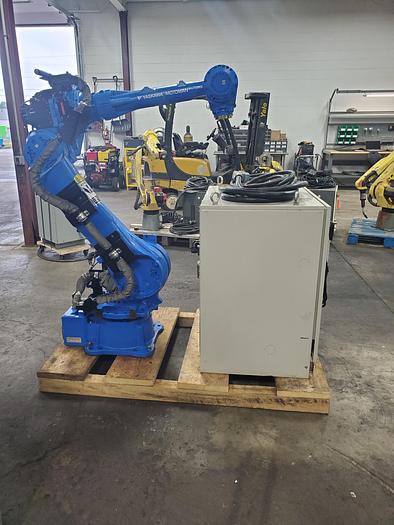 Used Yaskawa Motoman MH80 With DX100 Controller