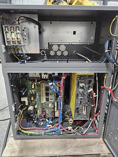 Used FANUC Arcmate 120ic Industrial Robot With R-30ia Controller