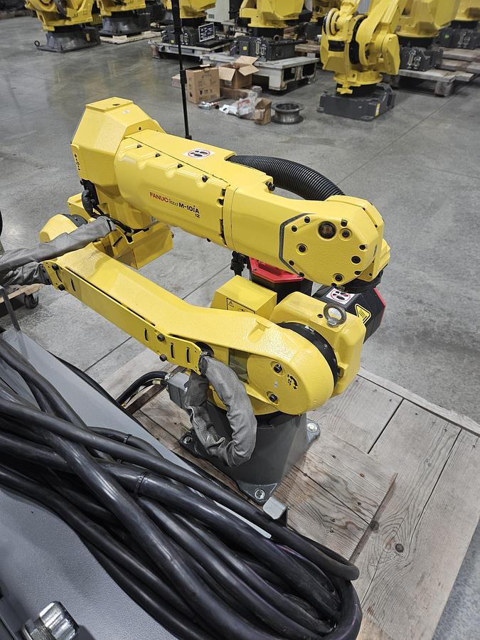 Used Fanuc M-10ia/12 Industrial Robot With R-30ib Controller