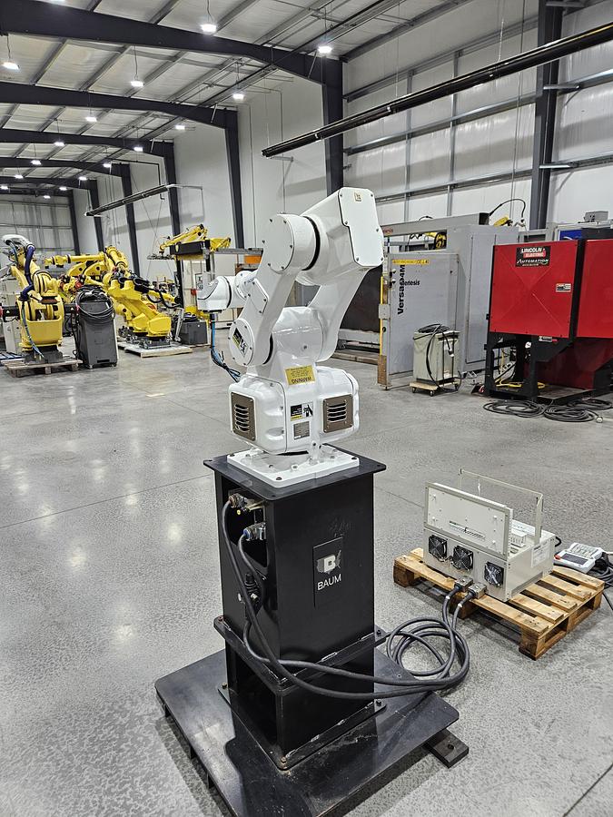 Used Yaskawa Motoman MPK2F Industrial Robot With FS100 Controller