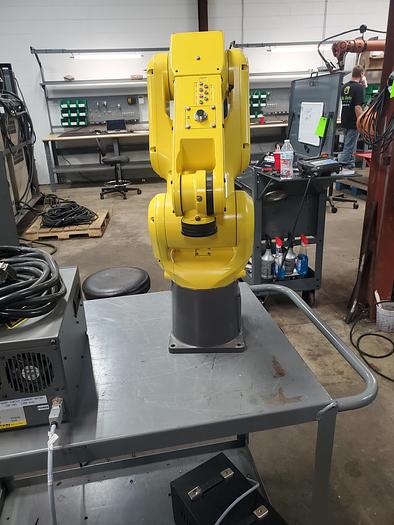 Used Fanuc LR Mate 200iD/7H Industrial Robot With R-30ib Controller