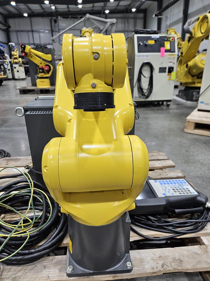 Used Fanuc LR Mate 200iD Industrial Robot With R-30ib Plus Controller