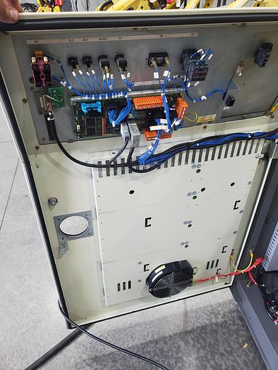Used Fanuc M-900ia/260L Industrial Robot With R-30ia Controller