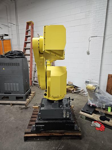 Used Fanuc M-710ib/45e Industrial Robot With RJ3IB Controller