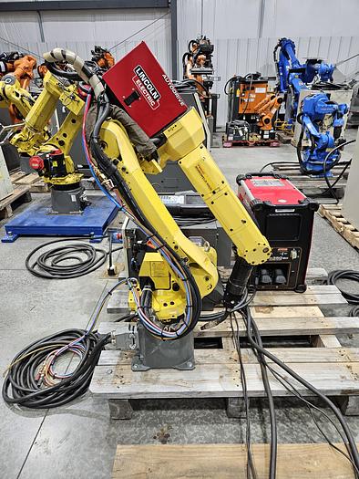 Used Fanuc Arcmate 100ic Industrial Welding Robot With Lincoln PWR350 and Dual Head