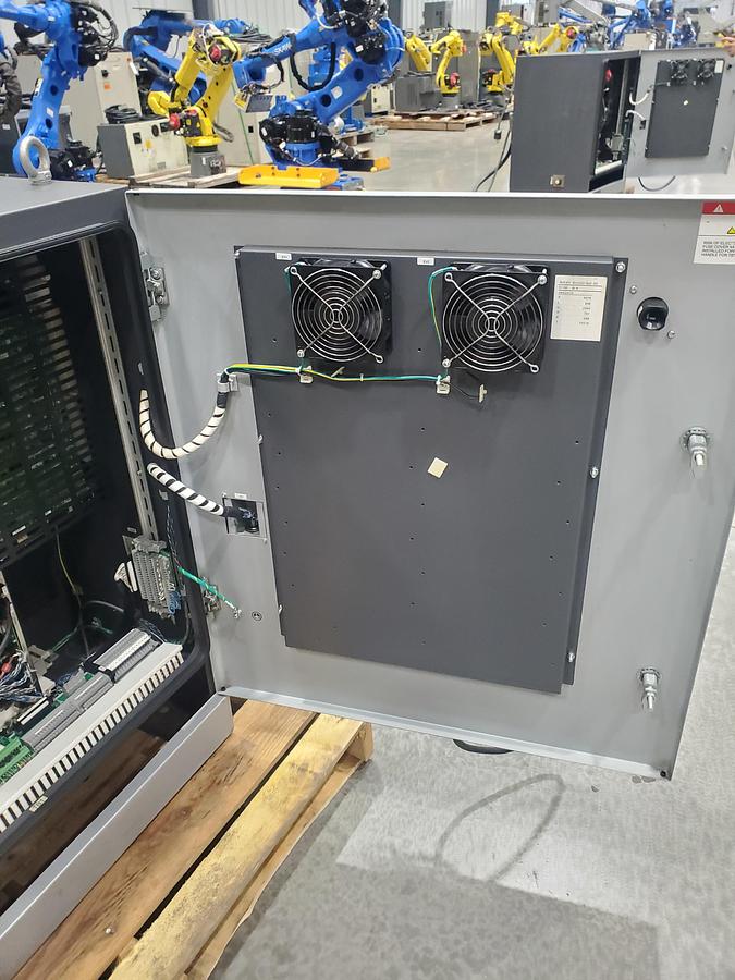 Used Yaskawa Motoman MH50-II Industrial Robot With DX200 Controller