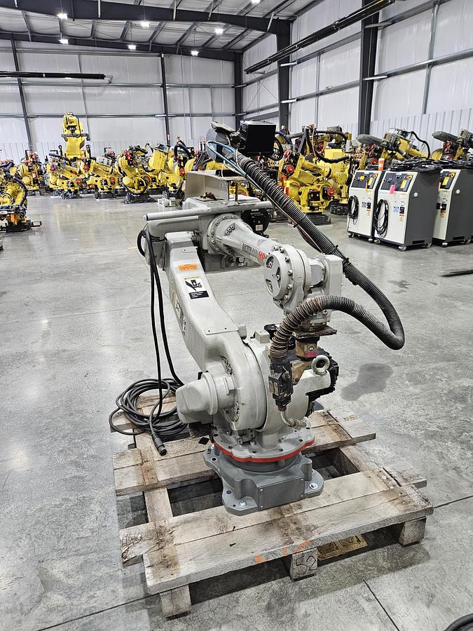Used Dual Arm Yaskawa EA1900N and UP50N Welding Robots With Auto Axcess 450