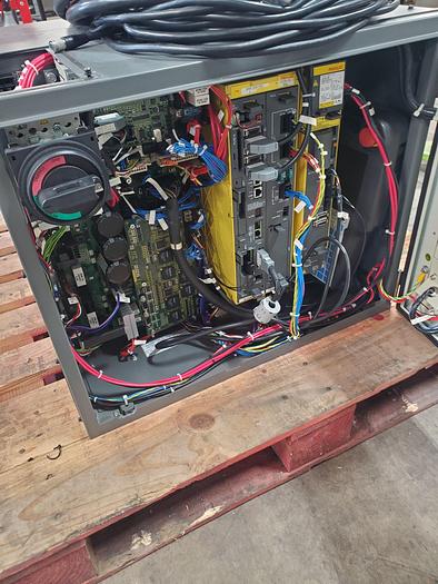 Used FANUC M-2ia/3S Industrial Spider Robot with R-30ib Controller