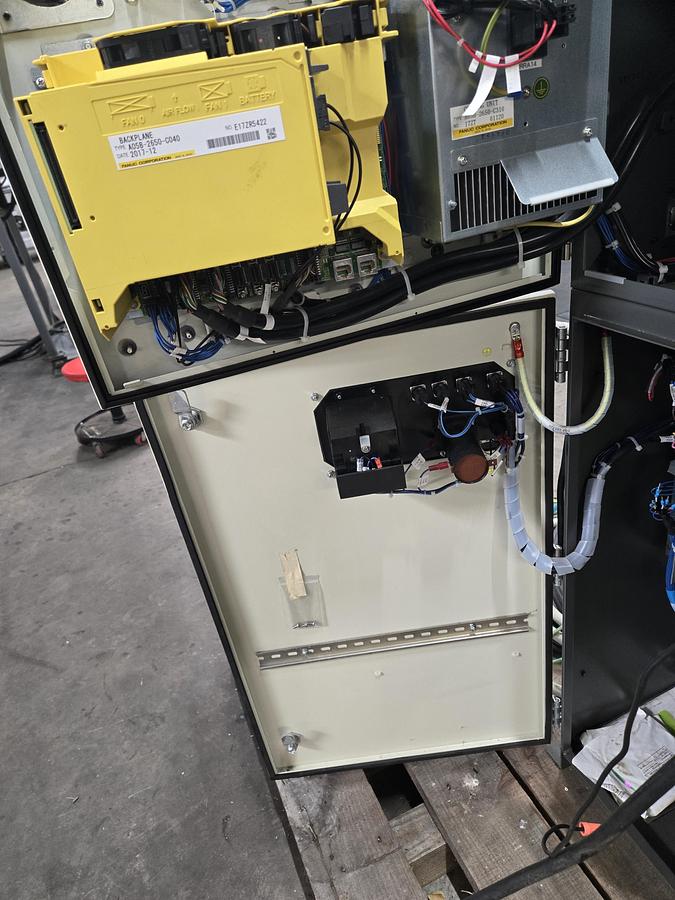 Used Fanuc Paint Mate 200ia/5L industrial Paint Robot With R-30ib Controller