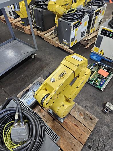 Used Fanuc LR Mate 200ic Industrial Robot With R-30ia Controller