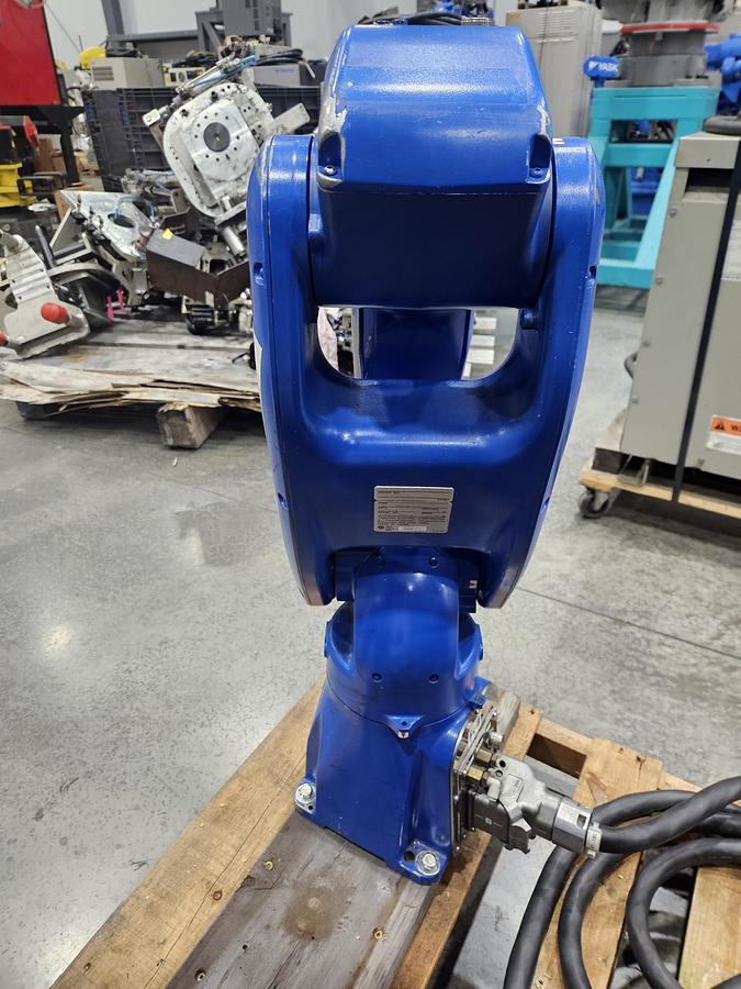 Used Dual Arm Yaskawa GP8 Industrial Robots W/ YRC1000 Controller