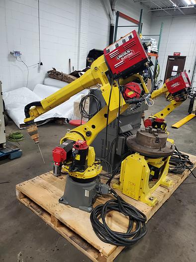 Used Fanuc Arcmate 120ic/10L and 100ic Dual Arm Industrial Robot With Tilt Rotate Positioner
