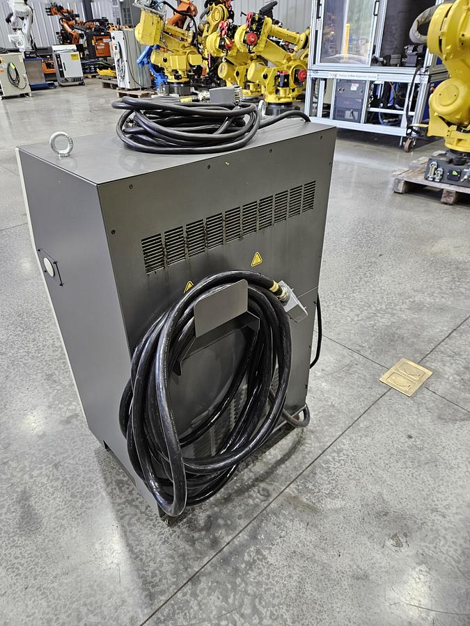 Used Fanuc R-2000ib/125L Industrial Robot With R-30ia Controller