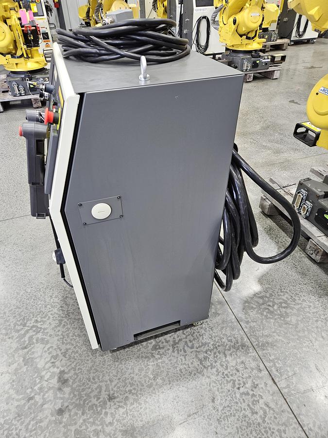 Used Fanuc R-2000ib/125L Industrial Robot With R-30ia Controller