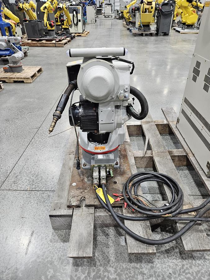 Used Yaskawa Motoman EA1400 Industrial Robot With XRC 2001 Controller