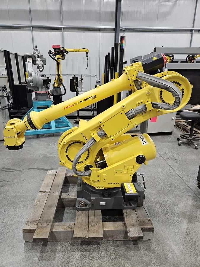 Used Fanuc R-2000ib/125L Industrial Robot With R-30ia Controller