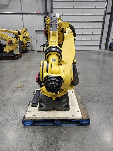 Used Fanuc R-2000ib/210F Industrial Robot With R-30ia Controller