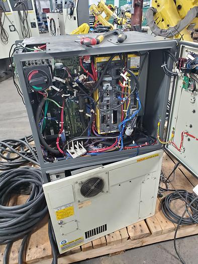 Used Fanuc Arcmate 120ic/10L and 100ic Dual Arm Industrial Robot With Tilt Rotate Positioner