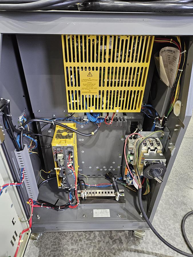 Used Fanuc R-2000ib/125L Industrial Robot With R-30ia Controller