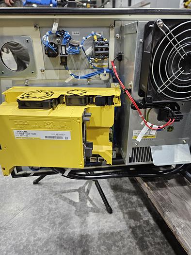 Used Fanuc M-1iA/1HL Industrial Spider Robot With R-30ib Controller