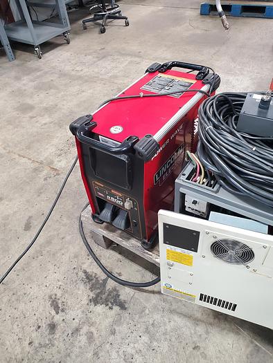 Used 2016 Fanuc Arcmate 100ic/7L Industrial Robot With Lincoln Powerwave R500