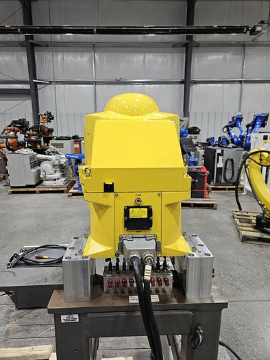 Used Fanuc M-1iA/1HL Industrial Spider Robot With R-30ib Controller