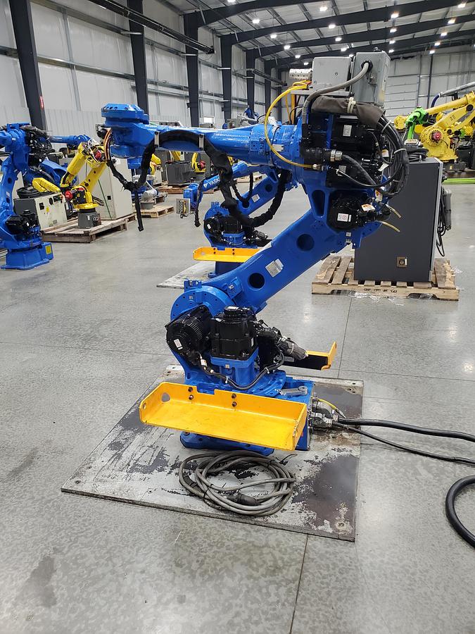 Used Yaskawa Motoman MH50-II Industrial Robot With DX200 controller