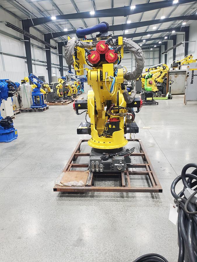 Used Fanuc M-900ia/260L Industrial Robot With R-30ib Controller