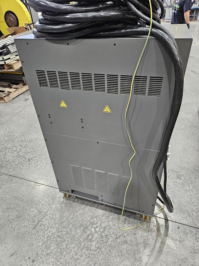 Used Fanuc R-2000ib/125L Industrial Robot With R-30ia Controller