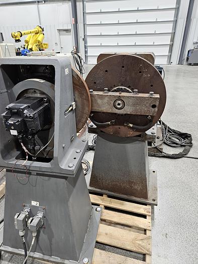 Used Yaskawa Motoman EA1900N Industrial Welding Robot With Miller Welder and Dual Headstock