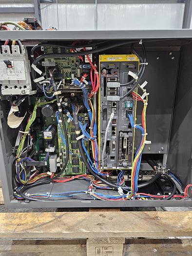 Used Fanuc Arcmate 100ic Industrial Welding Robot With Lincoln PW R450 And Reamer