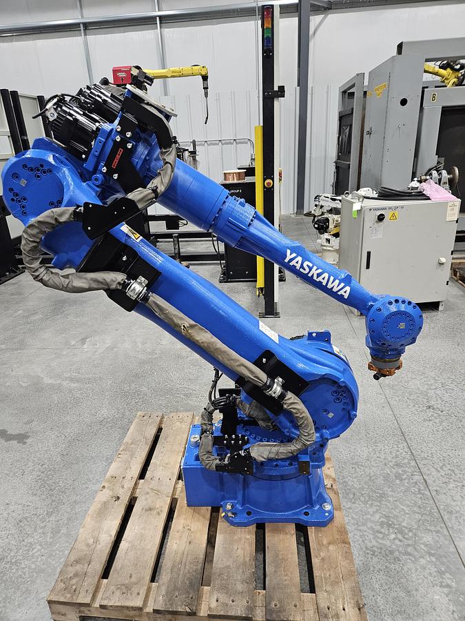 Used Yaskawa Motoman GP35L Industrial Robot With YRC1000 Controller