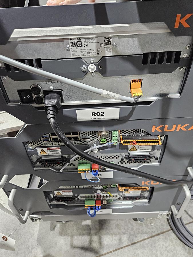 Used KUKA KR10 R1100-2HO Food Grade Industrial Robot With KRC5 Micro Controller