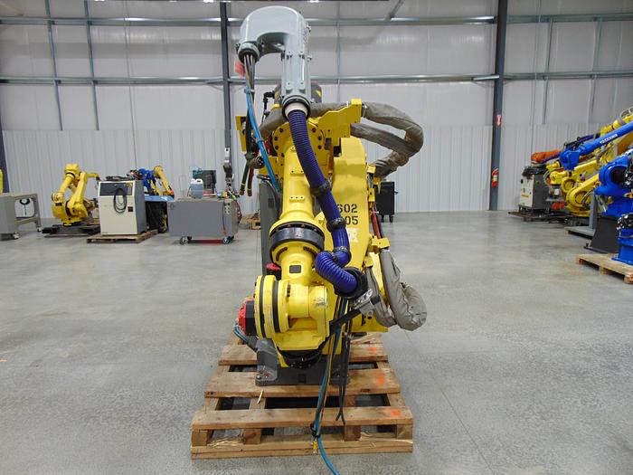Used Fanuc R-2000ib/200R Industrial Robot With R-30ia Controller