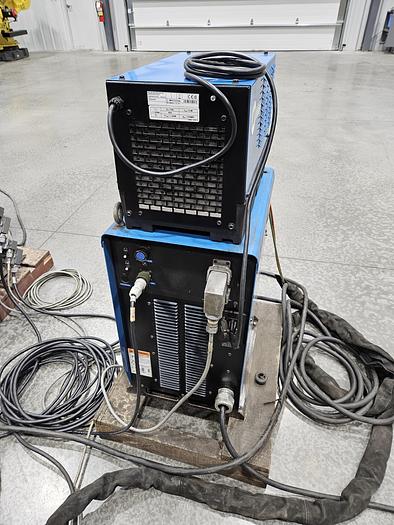 Used Yaskawa Motoman EA1900N Industrial Welding Robot With Miller Welder and Dual Headstock