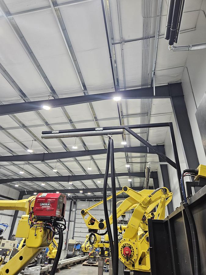 Used Lincoln system 35 weld cell Fanuc 120iC/10L with dual headstock positioners