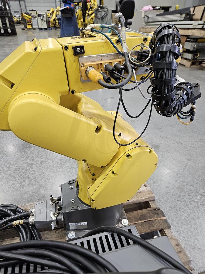 Used Fanuc LR Mate 200ic Industrial Robot With R-30ia Controller
