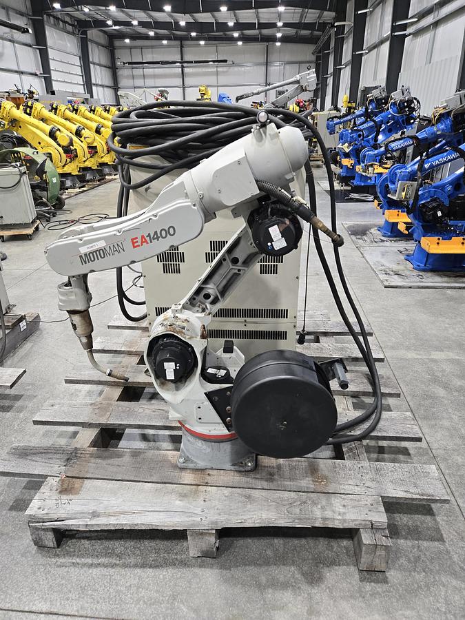 Used Yaskawa Motoman EA1400 Industrial Welding Robot With XRC 2001 Controller