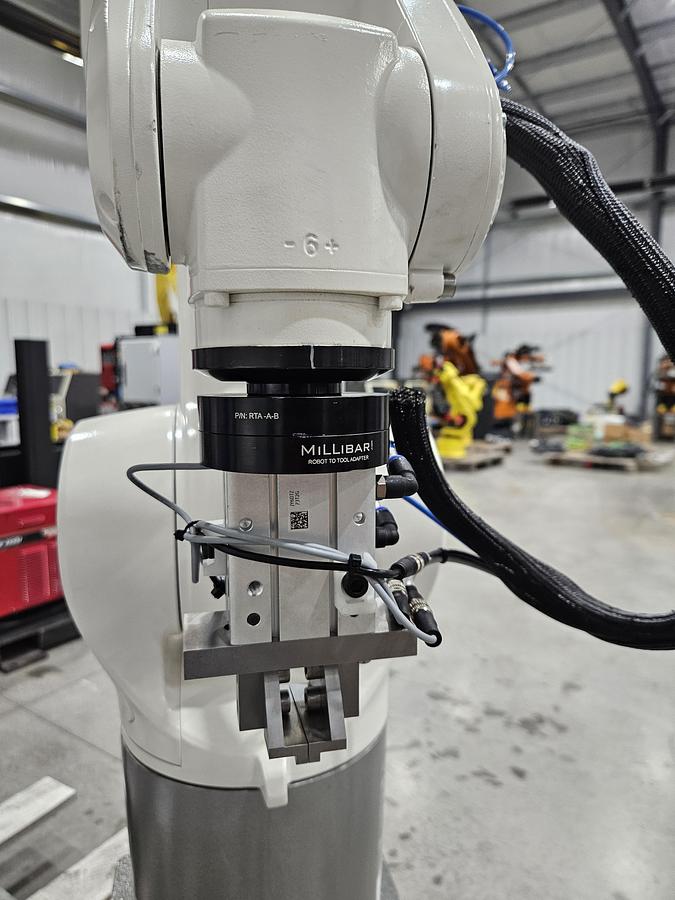 Used KUKA KR10 R1100-2HO Food Grade Industrial Robot With KRC5 Micro Controller